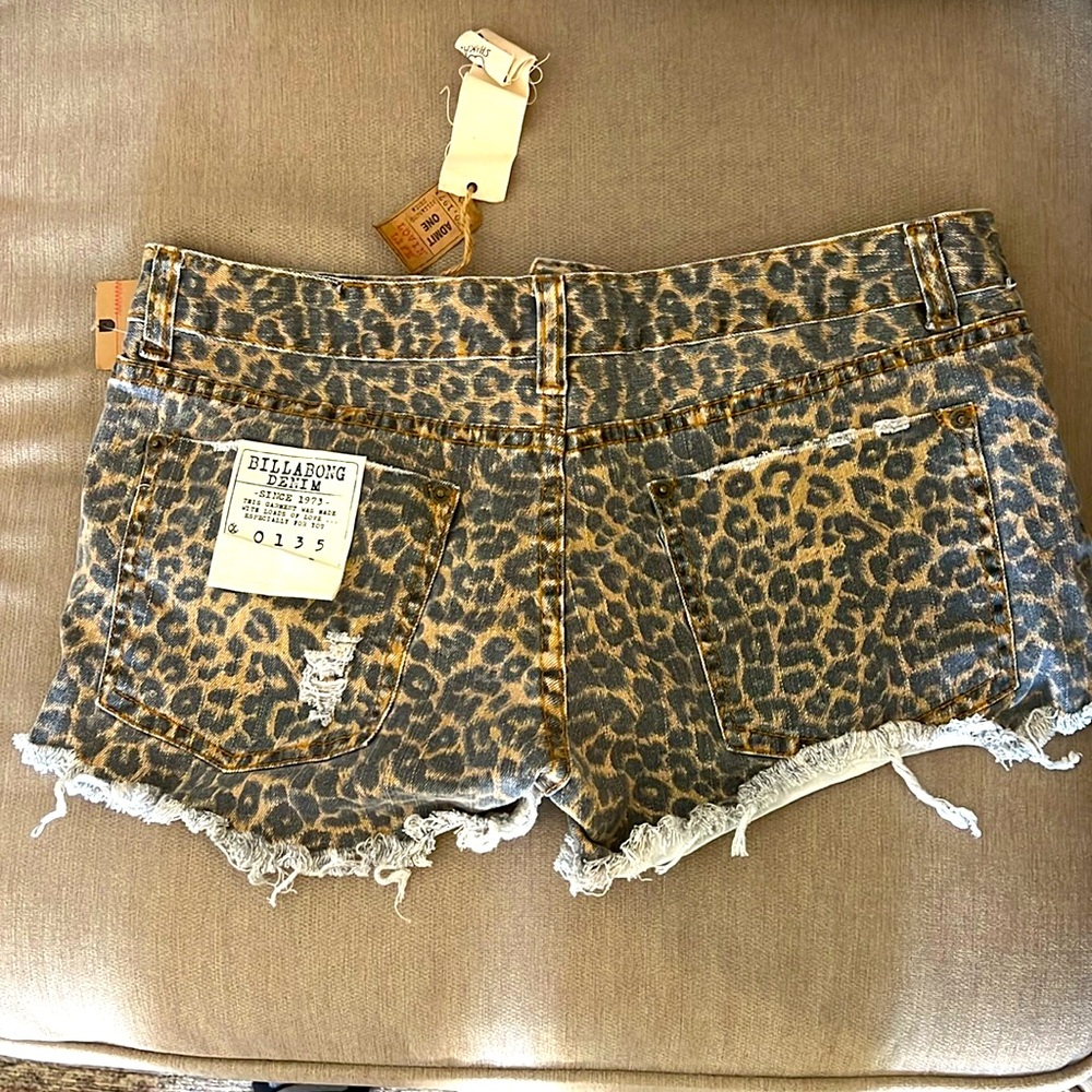 NWT Billabong denim leopard jean cut off shorts Size 9